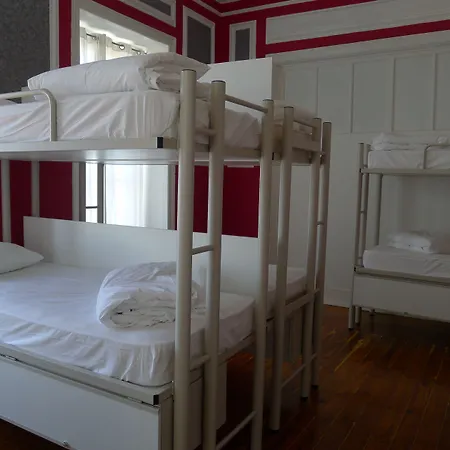 Safestay Bairro Alto Хостел