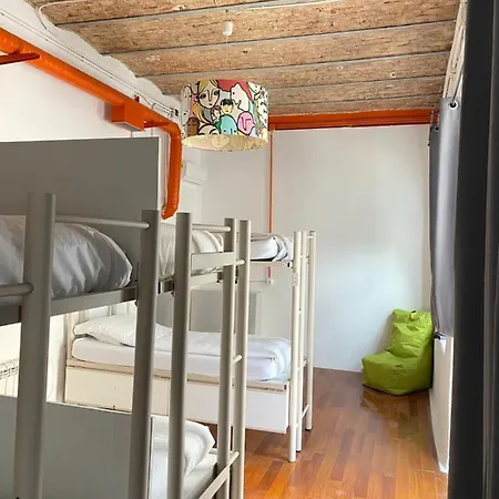 Safestay Bairro Alto Albergue *