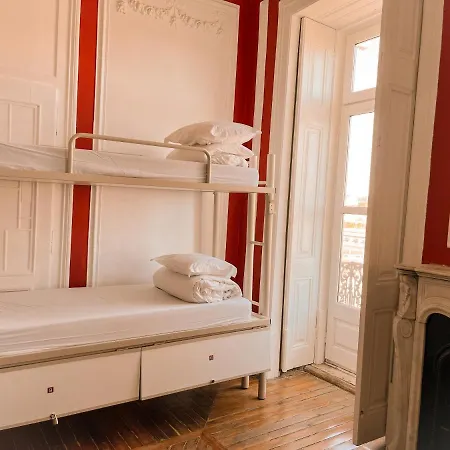 Safestay Bairro Alto Albergue *