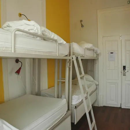 Safestay Bairro Alto Albergue *