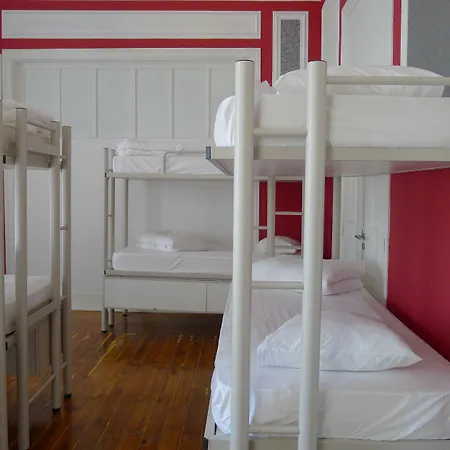 Safestay Bairro Alto Хостел *