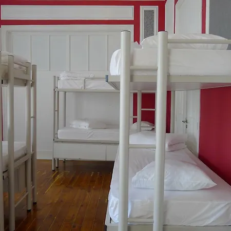 Safestay Bairro Alto Ostello *