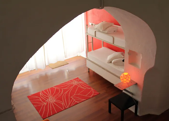 Safestay Bairro Alto * ליסבון