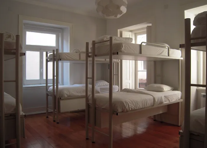 Safestay Bairro Alto אכסניה *