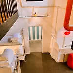 Safestay Bairro Alto Хостел *