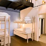 Хостел Safestay Bairro Alto