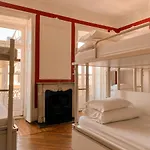 Safestay Bairro Alto Хостел *